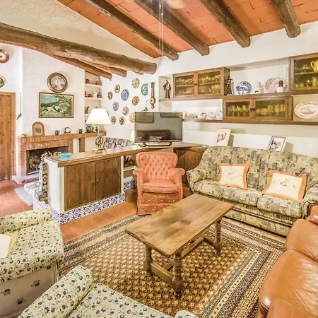 6 Bedroom Gorgeous In Riudoms