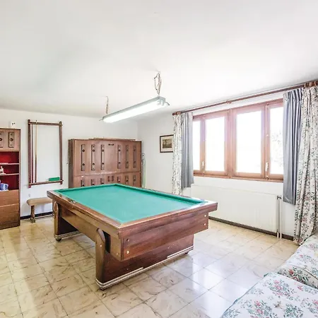 Сasa de vacaciones 6 Bedroom Gorgeous In *